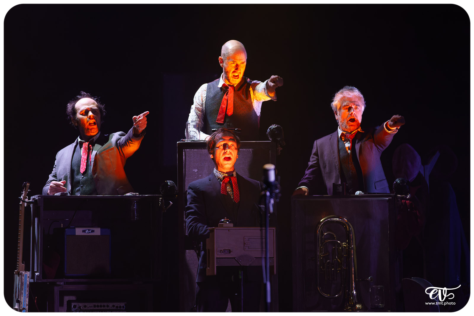 NOS COURSES FOLLES - LES FOUTEURS DE JOIE